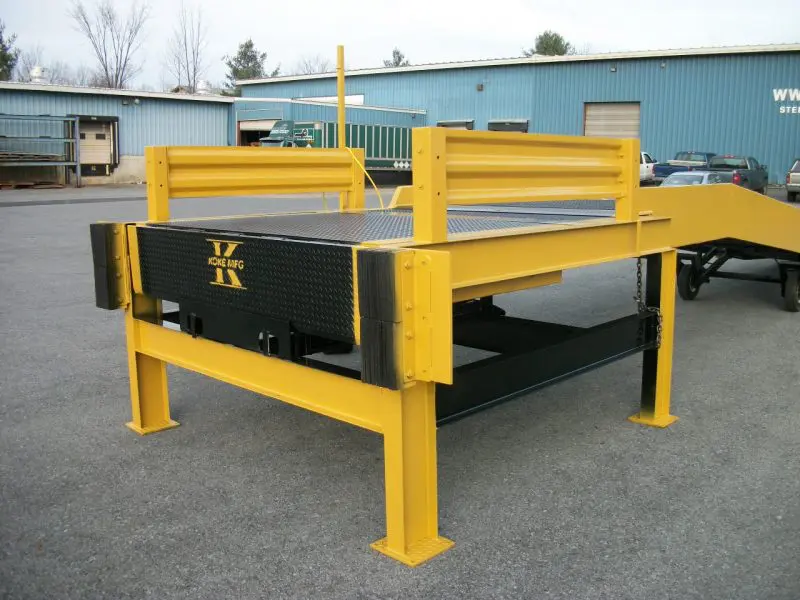 Yard ramp with Free Standing Dock