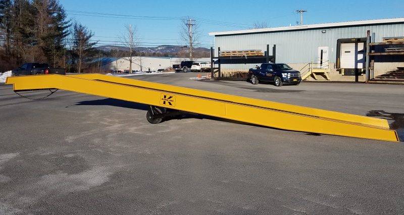Yard ramp with level off